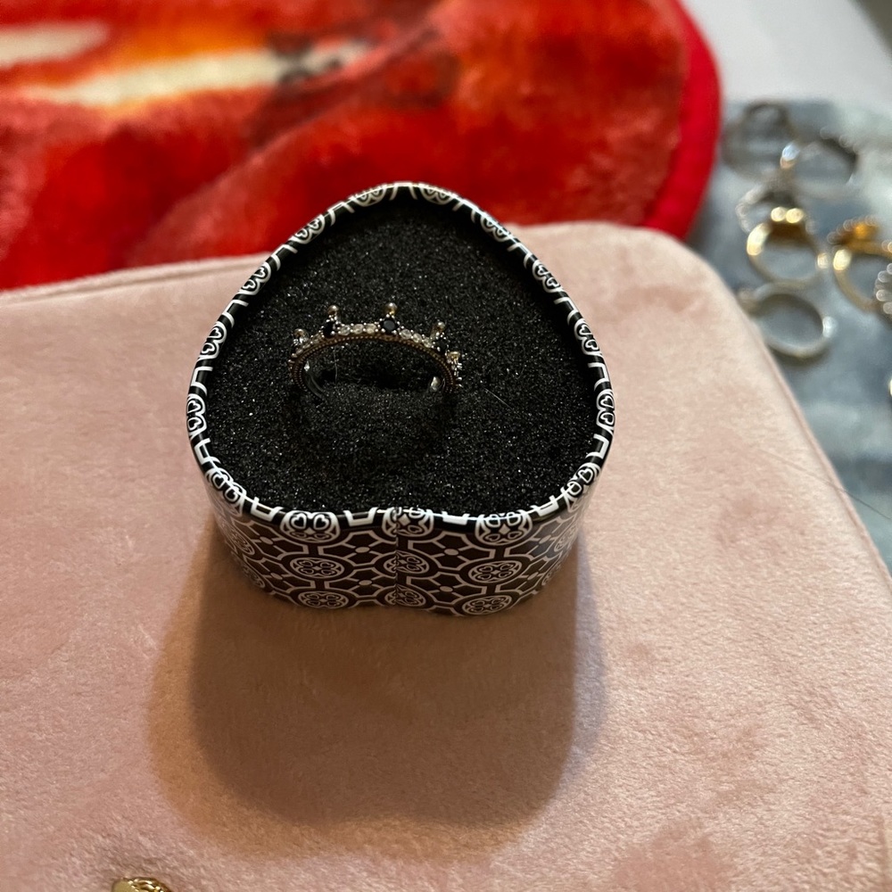 Pandora ring